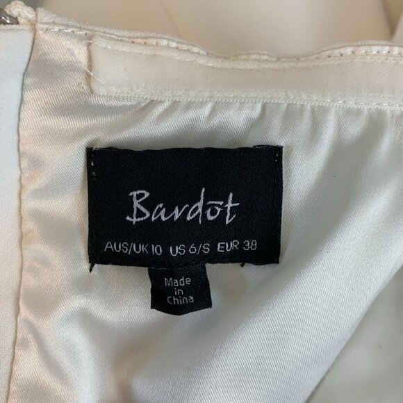 Revolve BARDOT White Dramatic Off Shoulder Bell Sleeve Top Size Small Blouse - Picture 6 of 7